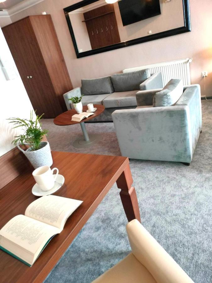 Handzlowka Gosciniec Nad Sawa B&B 외부 사진